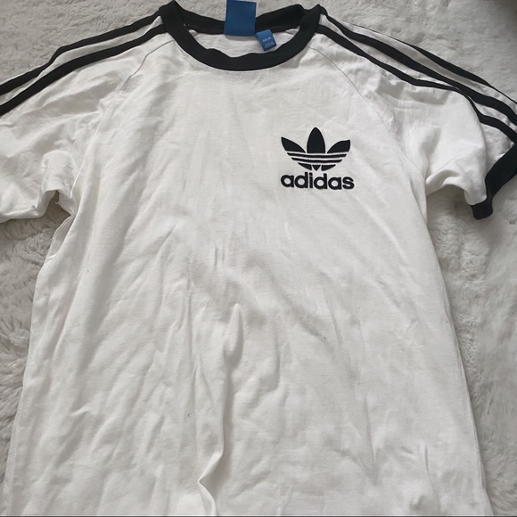 WHITE ADIDAS CALIFORNIA TEE IN PERFECT CONDITION - Picture 2 of 3